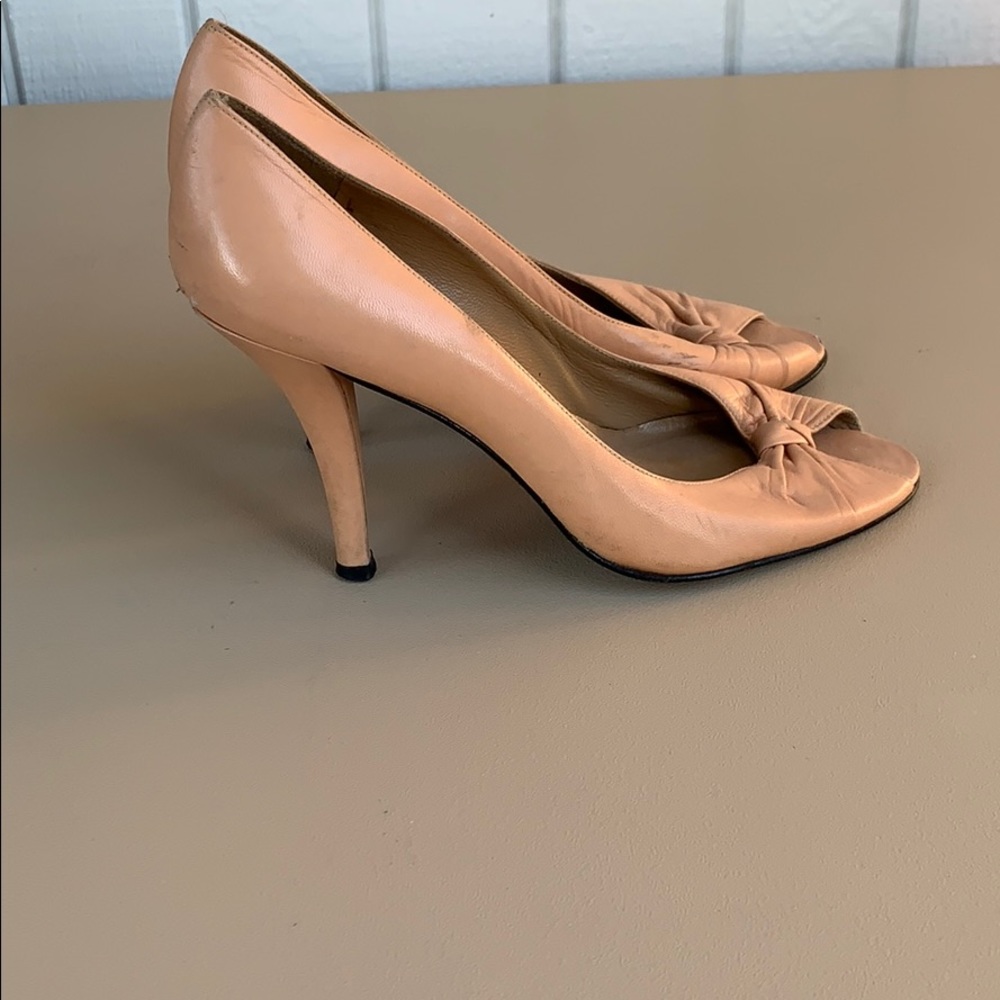STUART WEITZMAN PEEP TOE PUMP
